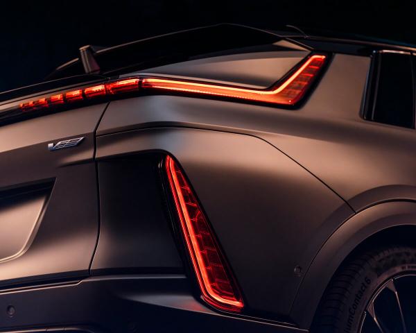 Фото Cadillac Lyriq-V I Внедорожник 5 дв.