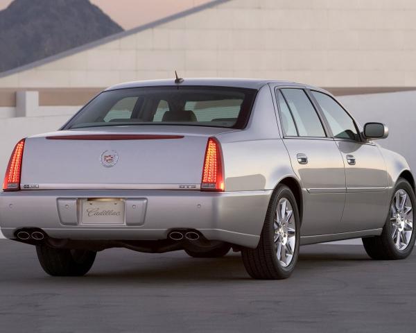 Фото Cadillac DTS I Седан