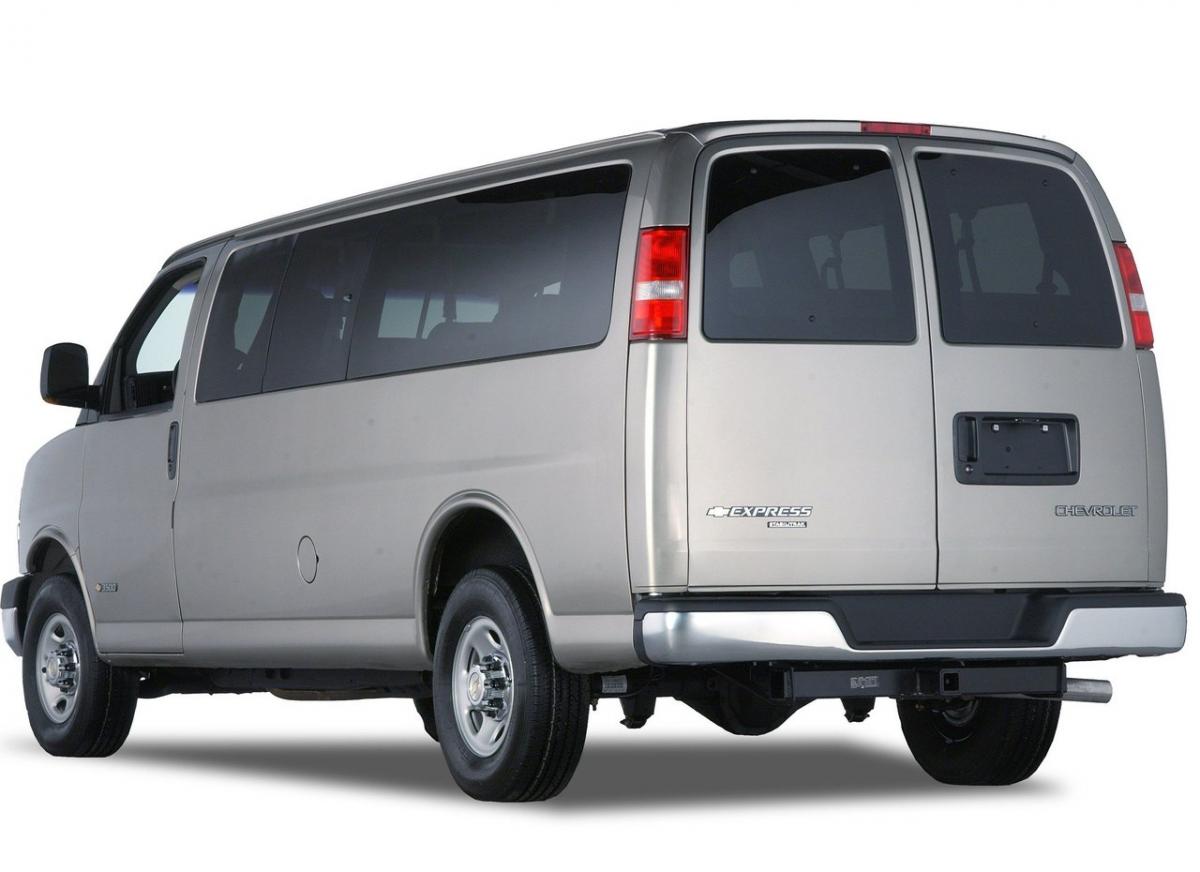 Сравнение Шевроле Экспресс и Форд Эконолайн, что лучше Chevrolet Express  или Ford Econoline