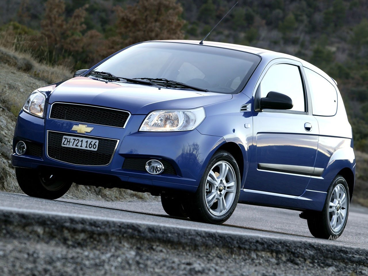 Характеристики, фото, комплектации Chevrolet Aveo Hatchback T250