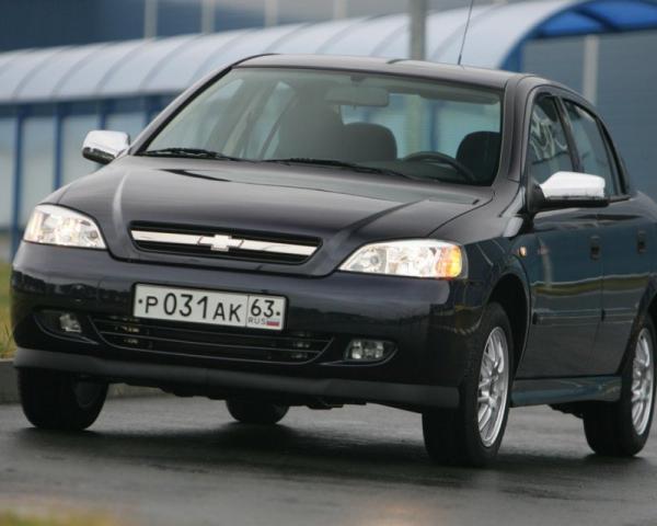 Фото Chevrolet Viva I Седан