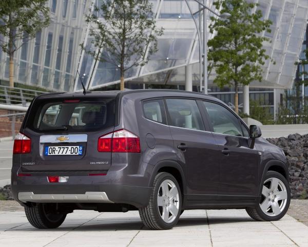 Фото Chevrolet Orlando I Компактвэн