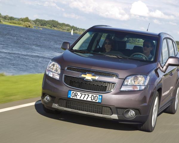 Фото Chevrolet Orlando I Компактвэн