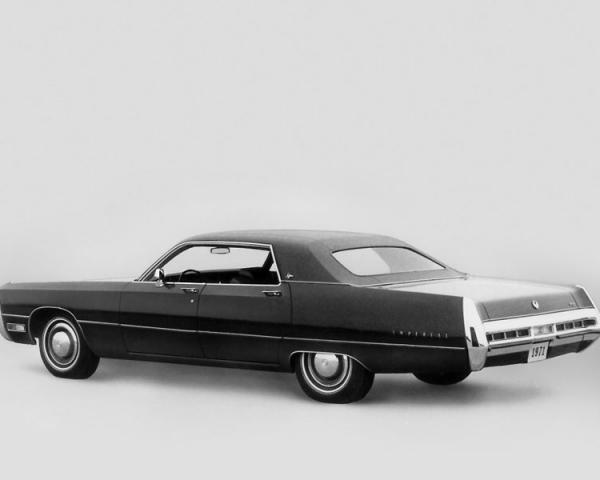 Фото Chrysler Imperial LeBaron Седан-хардтоп