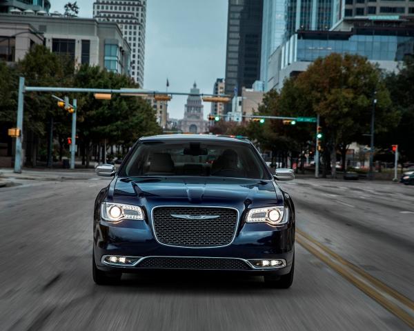 Фото Chrysler 300 II Рестайлинг Седан