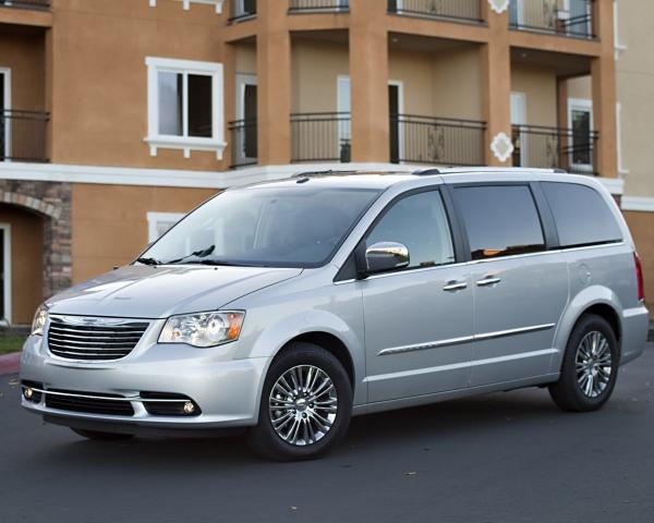 Фото Chrysler Voyager V Рестайлинг Минивэн Grand