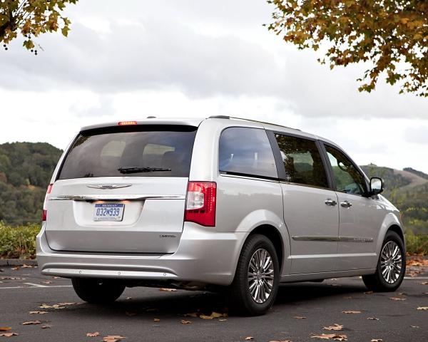 Фото Chrysler Voyager V Рестайлинг Минивэн Grand