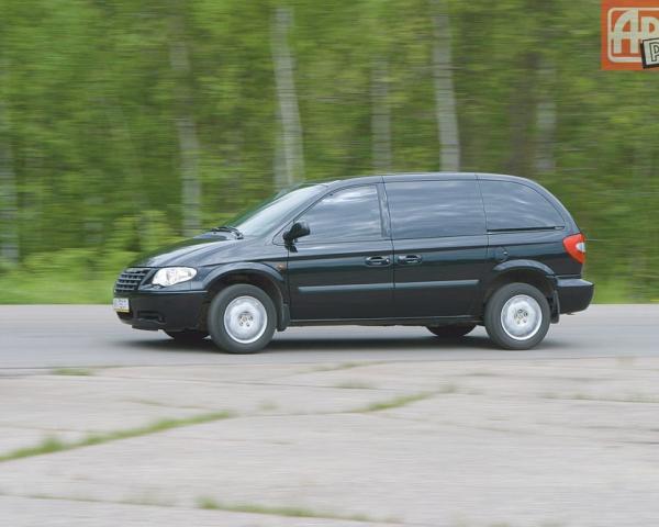 Фото Chrysler Voyager IV Рестайлинг Минивэн