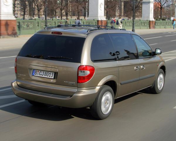 Фото Chrysler Voyager IV Рестайлинг Минивэн