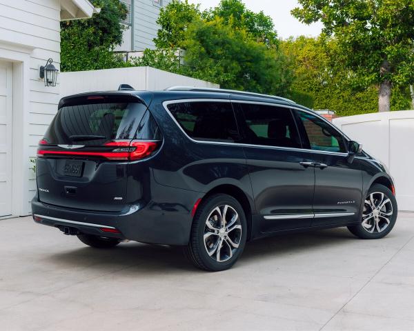 Фото Chrysler Pacifica RU Рестайлинг Минивэн