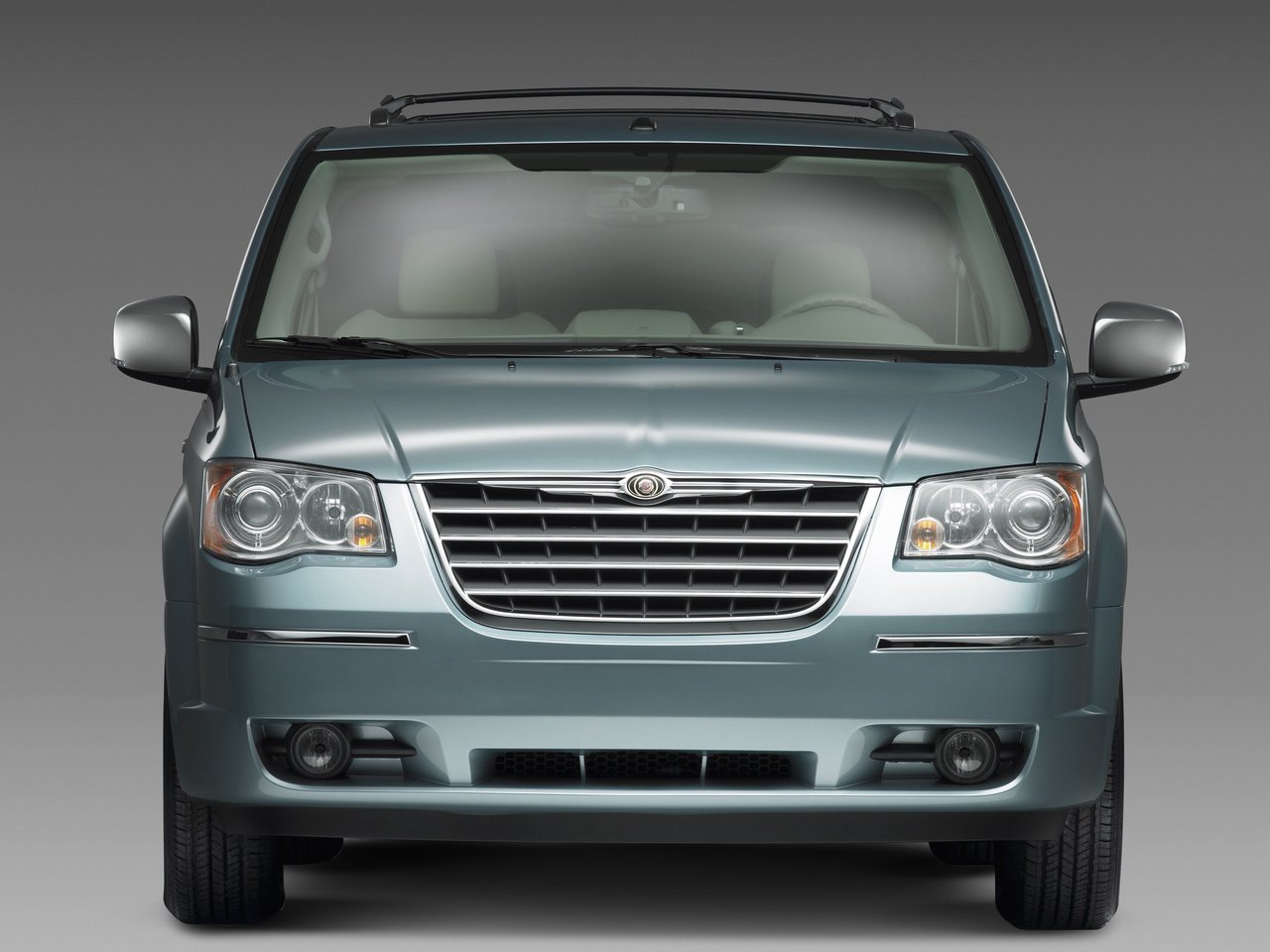 Фото Chrysler Town & Country V