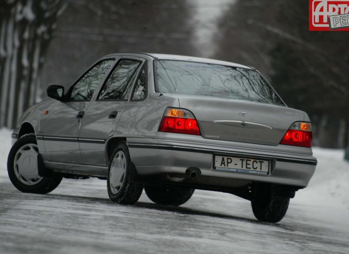 Сравнение Дэу Нексия и Опель Кадет, что лучше Daewoo Nexia или Opel Kadett