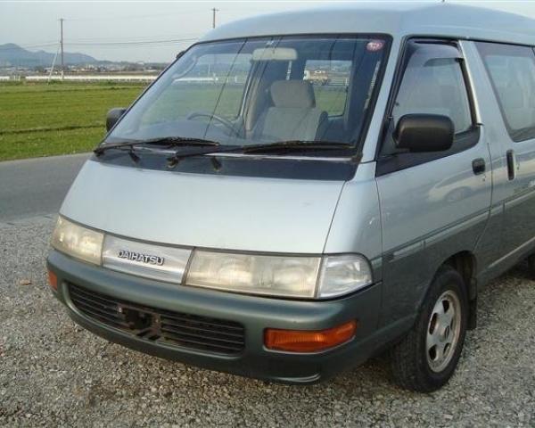 Фото Daihatsu Delta Wagon II Минивэн