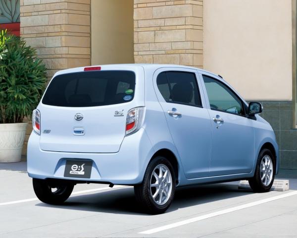 Фото Daihatsu Mira e:S I Рестайлинг Хэтчбек 5 дв.