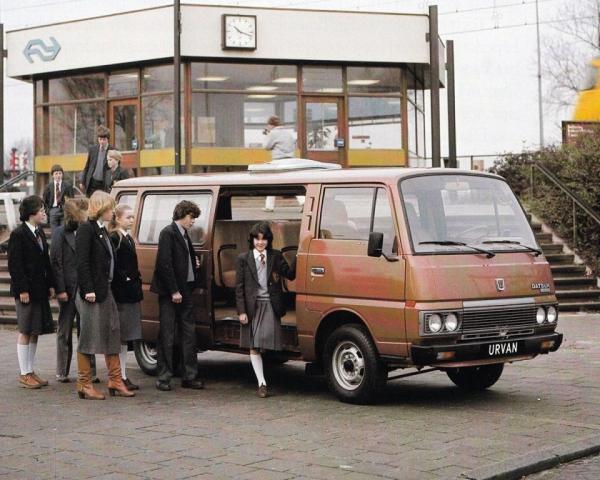 Фото Datsun Urvan E23 Минивэн