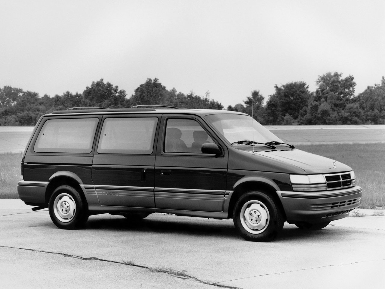 Фото Dodge Caravan II