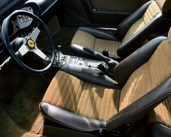 Фото Ferrari Dino 208/308 GT4 I Купе