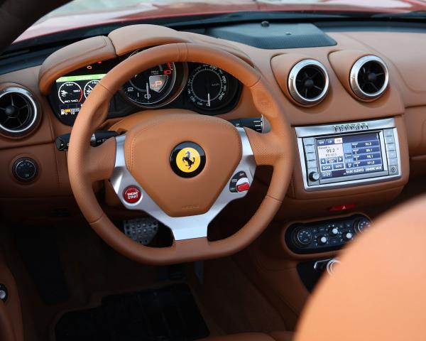 Фото Ferrari California I Кабриолет