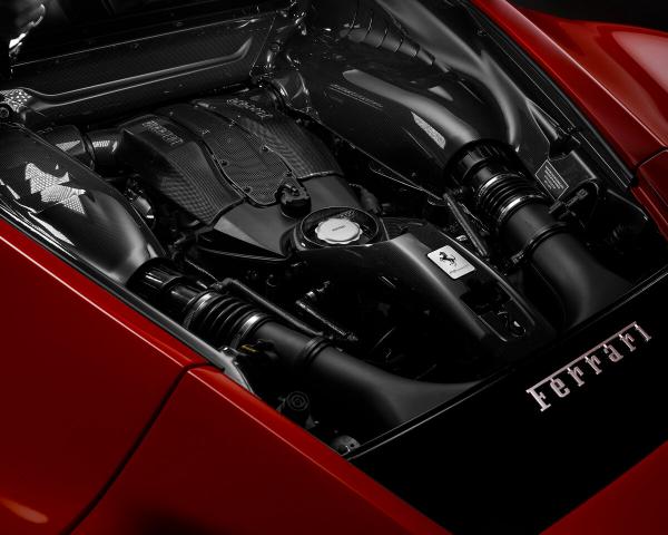 Фото Ferrari F8 I Купе Tributo