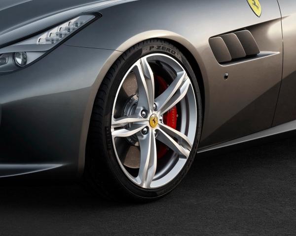 Фото Ferrari GTC4Lusso I Хэтчбек 3 дв.