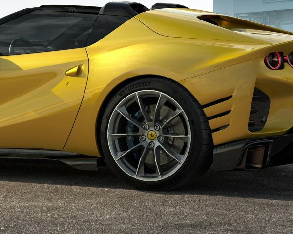 Фото Ferrari 812 I Родстер Competizione A