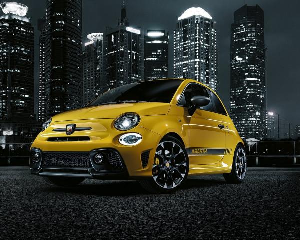 Фото Fiat 500 II Рестайлинг Хэтчбек 3 дв. Abarth