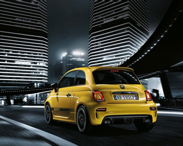 Фото Fiat 500 II Рестайлинг Хэтчбек 3 дв. Abarth