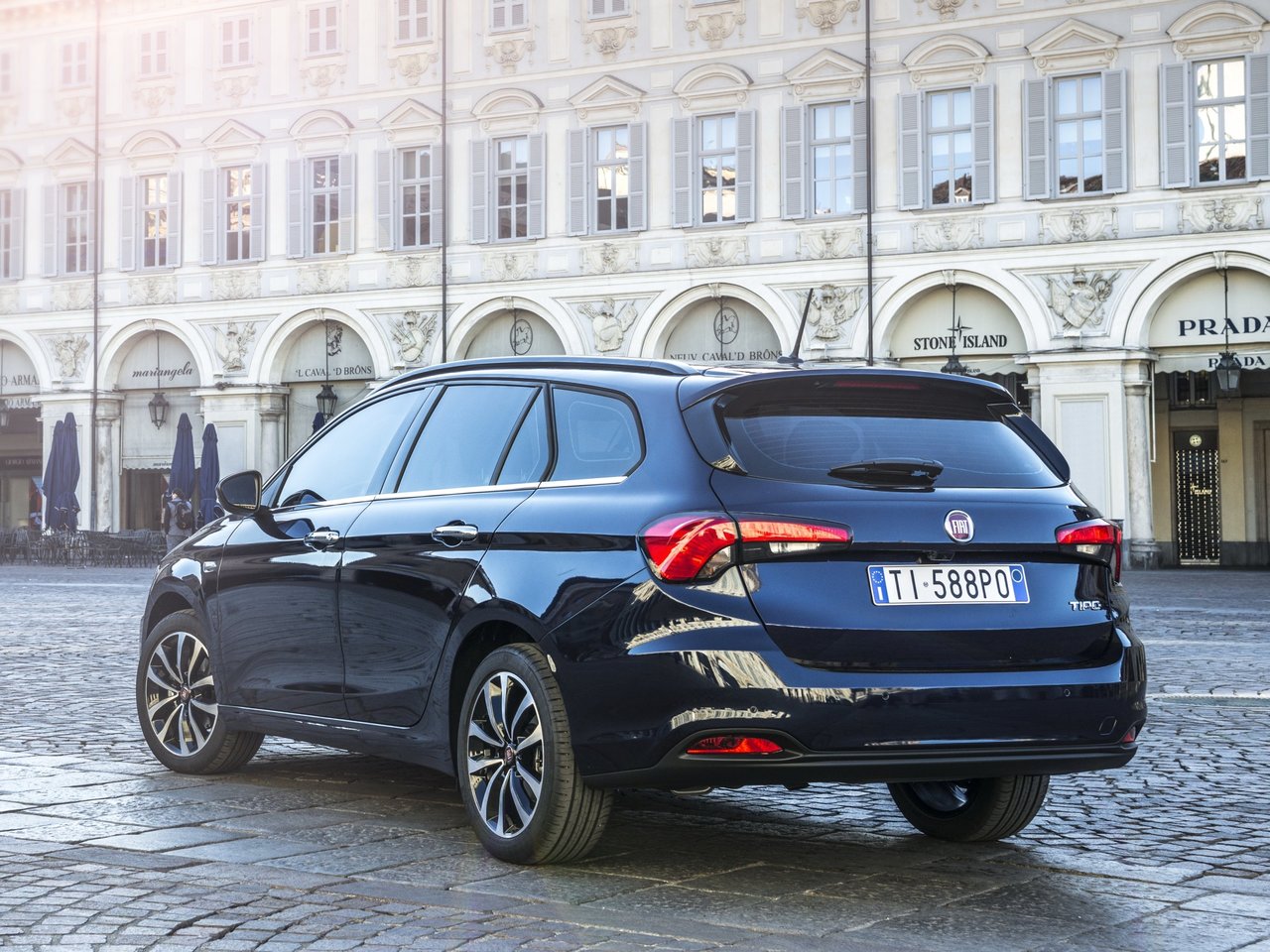 Характеристики 1.6 AMT Дизель, Передний привод, Робот, 120 л.с. Fiat Tipo  2015 - 2020, Универсал 5 дв.