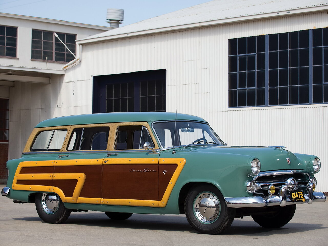 Фото Ford Country Squire V