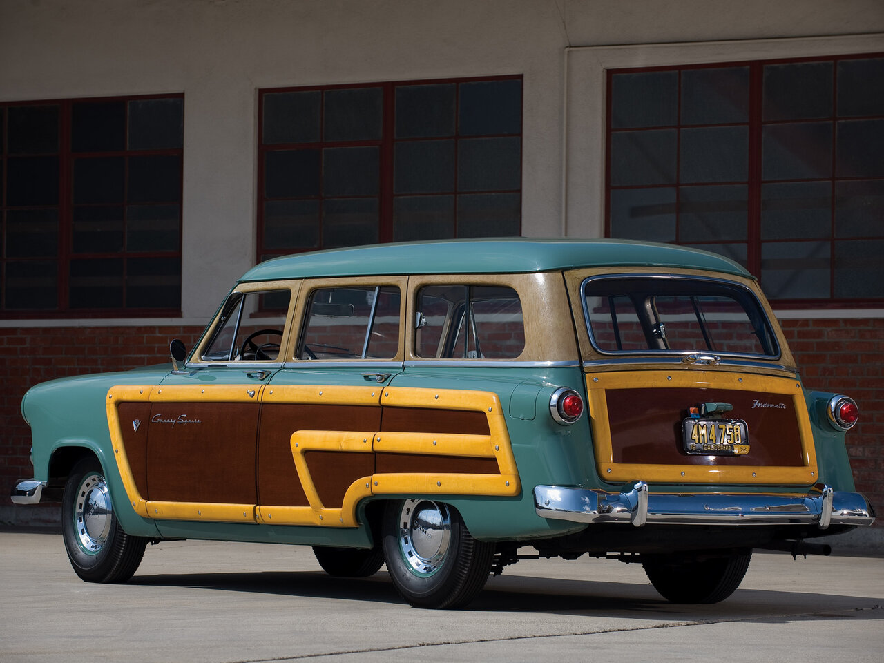Фото Ford Country Squire V