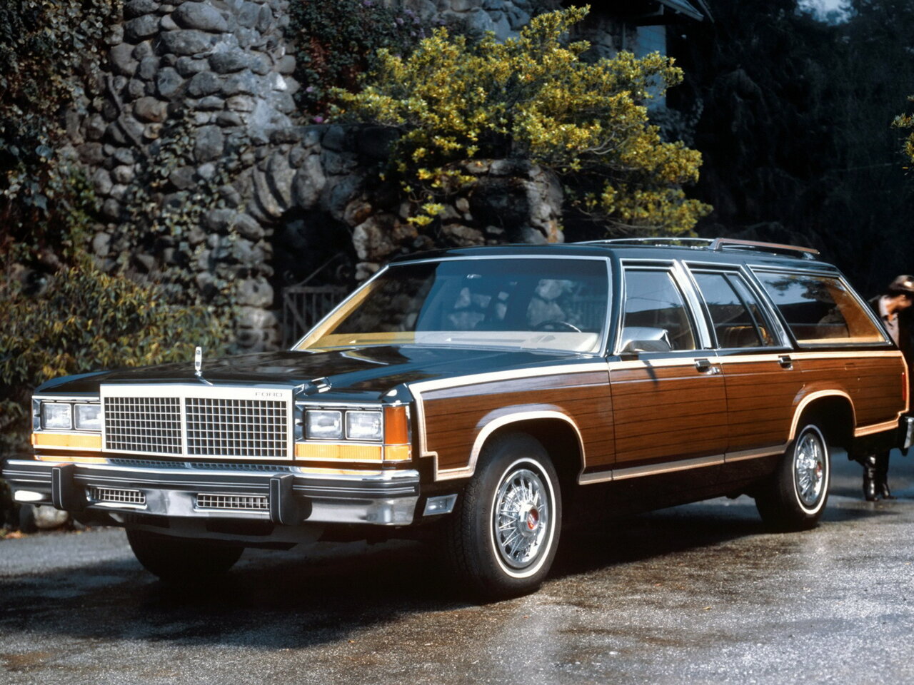 Фото Ford LTD Country Squire I