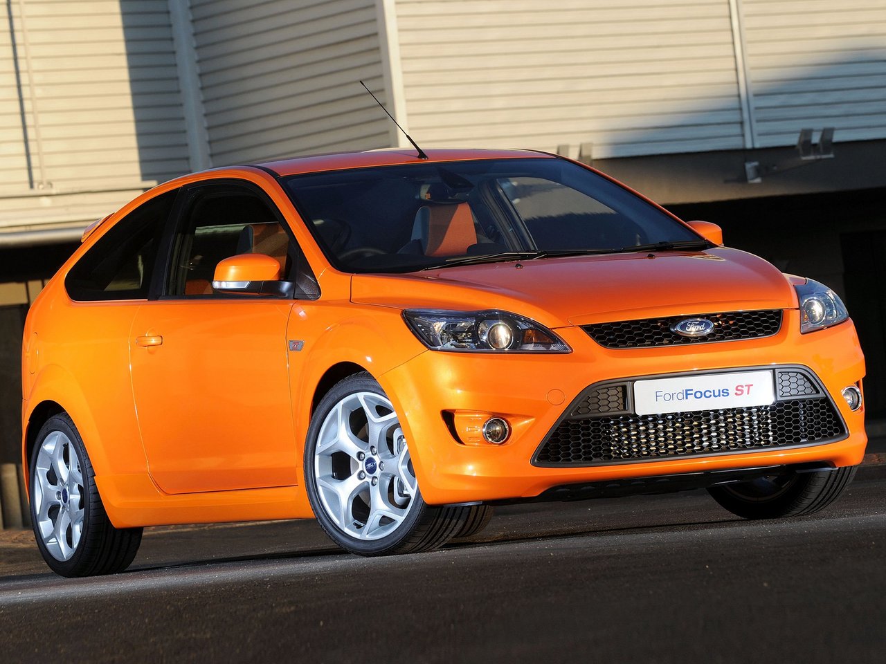 Ford Focus ST 2.5 MT ST (09.2005 - 02.2008) - технические характеристики