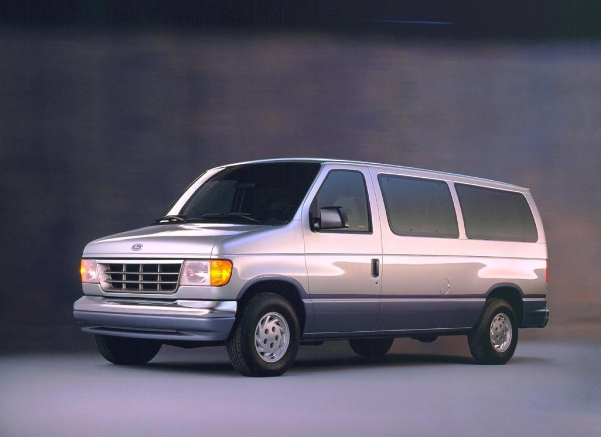 Сравнение Шевроле Экспресс и Форд Эконолайн, что лучше Chevrolet Express  или Ford Econoline