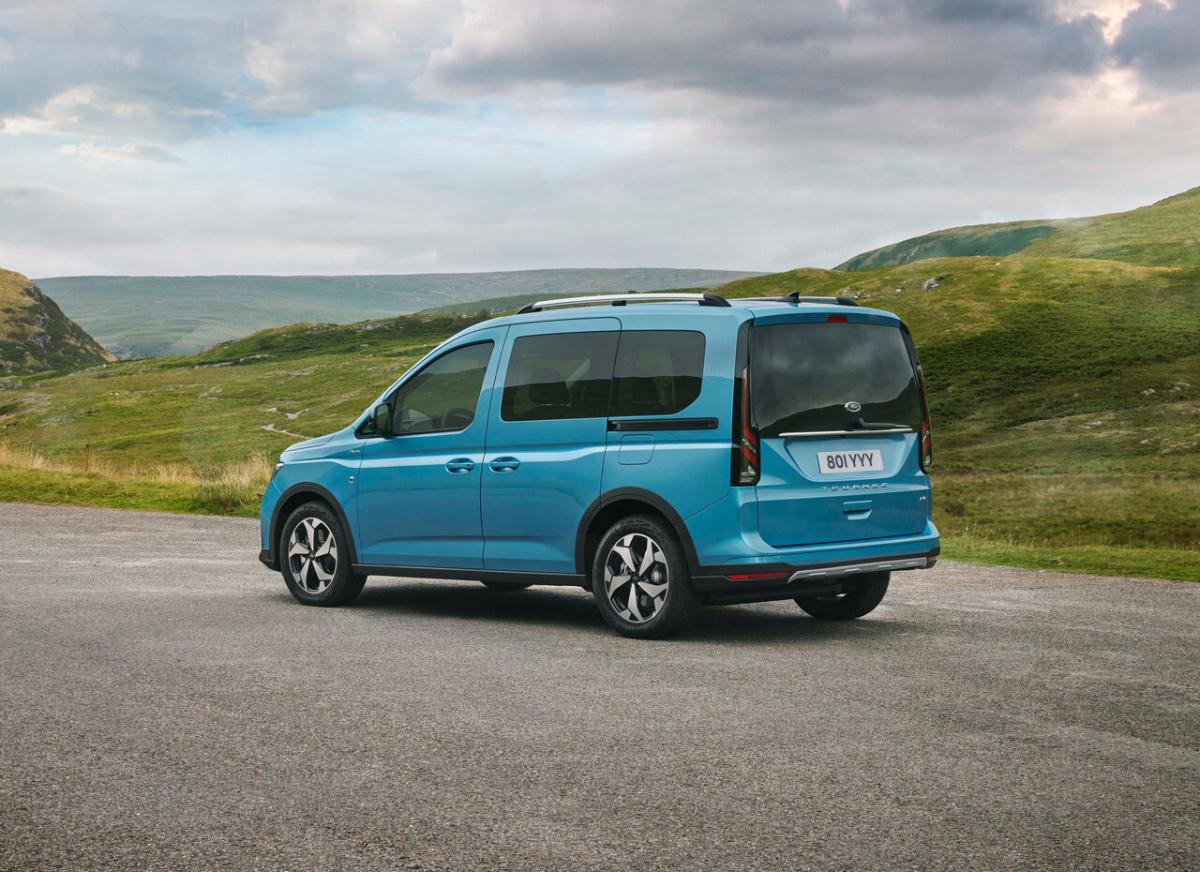 Сравнение Форд Транзит Коннект и Форд Турнео Коннект, что лучше Ford  Transit Connect или Ford Tourneo Connect