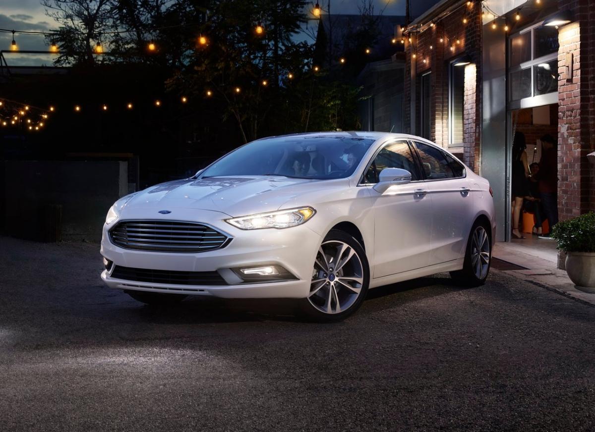 Сравнение Форд Фокус и Форд Фьюжн (Северная Америка), что лучше Ford Focus  или Ford Fusion (North America)