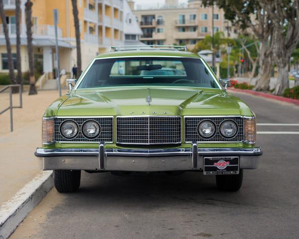 Фото Ford LTD Country Squire II Универсал 5 дв.