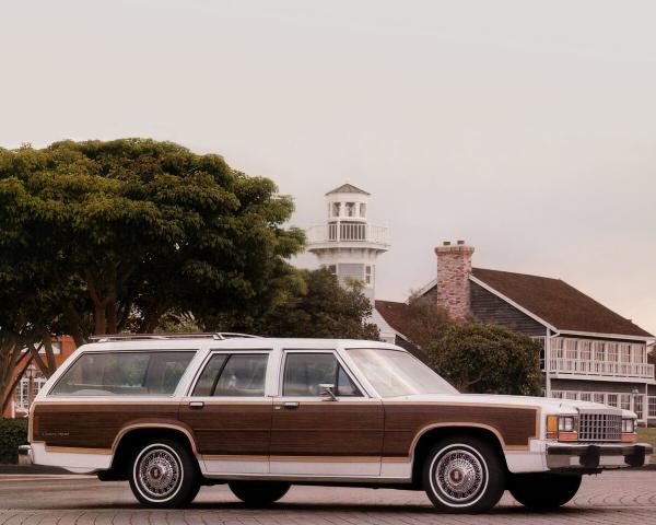 Фото Ford LTD Country Squire I Универсал 5 дв.