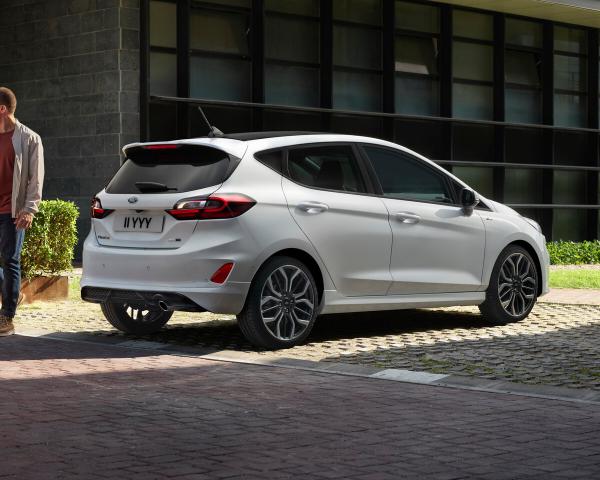 Фото Ford Fiesta Mk7 Рестайлинг Хэтчбек 5 дв.