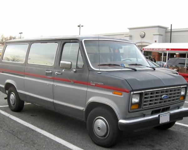 Фото Ford Econoline III Минивэн