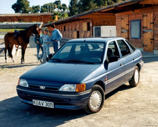 Фото Ford Escort V Хэтчбек 5 дв.