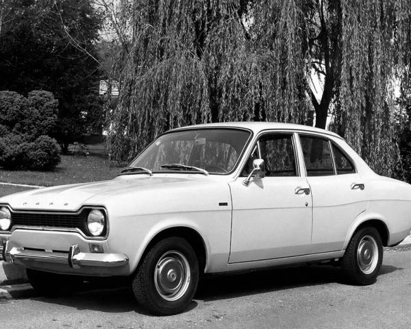 Фото Ford Escort I Седан