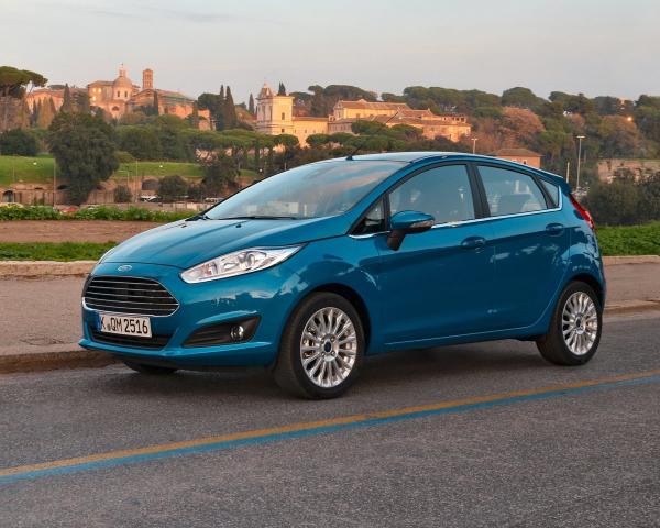 Фото Ford Fiesta VI Рестайлинг Хэтчбек 5 дв.