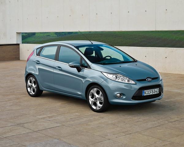 Фото Ford Fiesta VI Хэтчбек 5 дв.