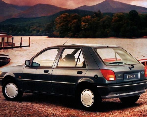 Фото Ford Fiesta III Хэтчбек 5 дв.