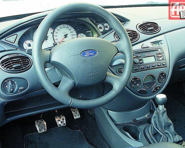 Фото Ford Focus I Рестайлинг Хэтчбек 3 дв.