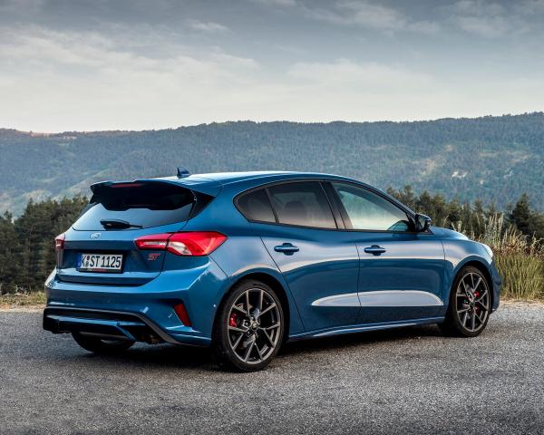 Фото Ford Focus ST IV Хэтчбек 5 дв.