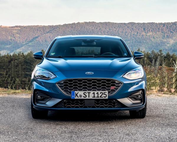 Фото Ford Focus ST IV Хэтчбек 5 дв.