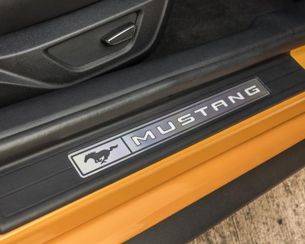 Фото Ford Mustang VI Рестайлинг Купе