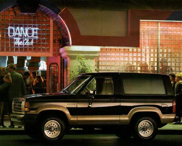 Фото Ford Bronco-II I Внедорожник 3 дв.