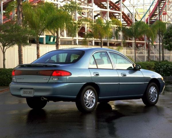 Фото Ford Escort (North America) III Седан